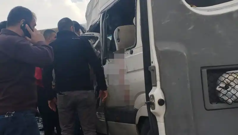 Van’da Minibüs ile Kamyonet Çarpıştı: Can Kayıpları ve Yaralılar