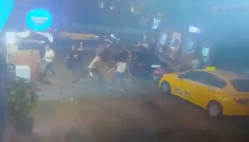 Beyoğlu'nda Laf Atma Kavgası: Kanlı Savaş Nasıl Patlak Verdi?