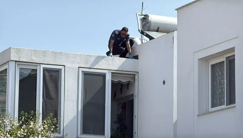 Çatıdan Düşen Emekli Polis Bodrum’da Hayatını Kaybetti