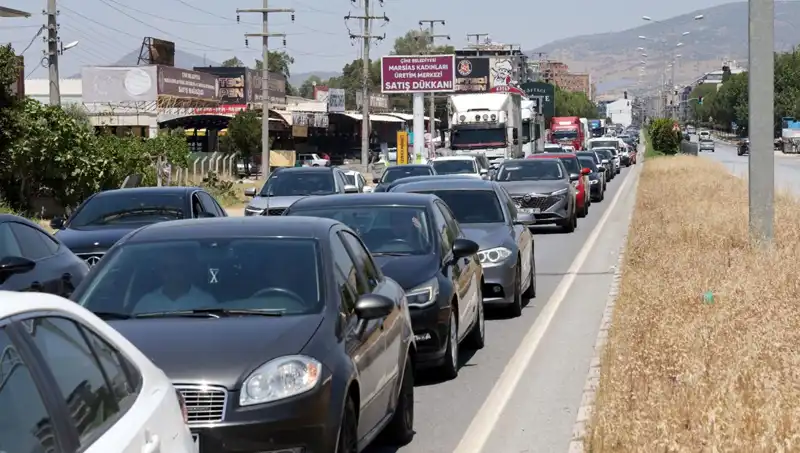 60 Kilometrelik Araç Kuyruğu: Aydın'dan Muğla'ya Uzanan Trafik Çilesi