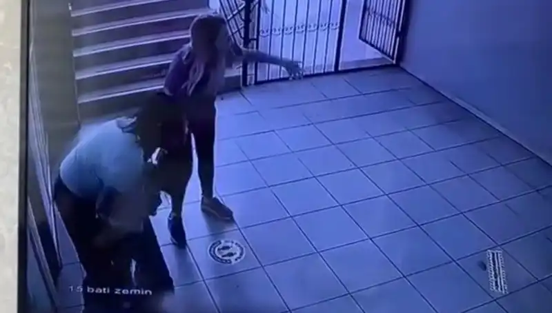 Öğretmen, Heimlich Manevrası ile Öğrencisinin Hayatını Kurtardı