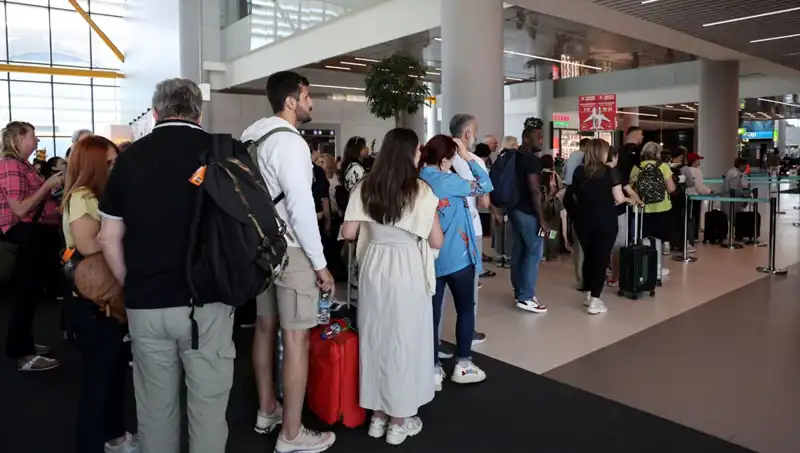 İstanbul Havalimanı'nda Bayram Yoğunluğu: 1.642 Uçuşla Rekor Kırılacak